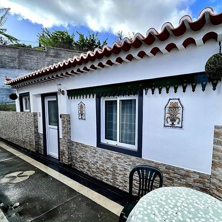 Modern Minimalist Studio With Essential Comfort Funchal (Madeira) Exterior foto