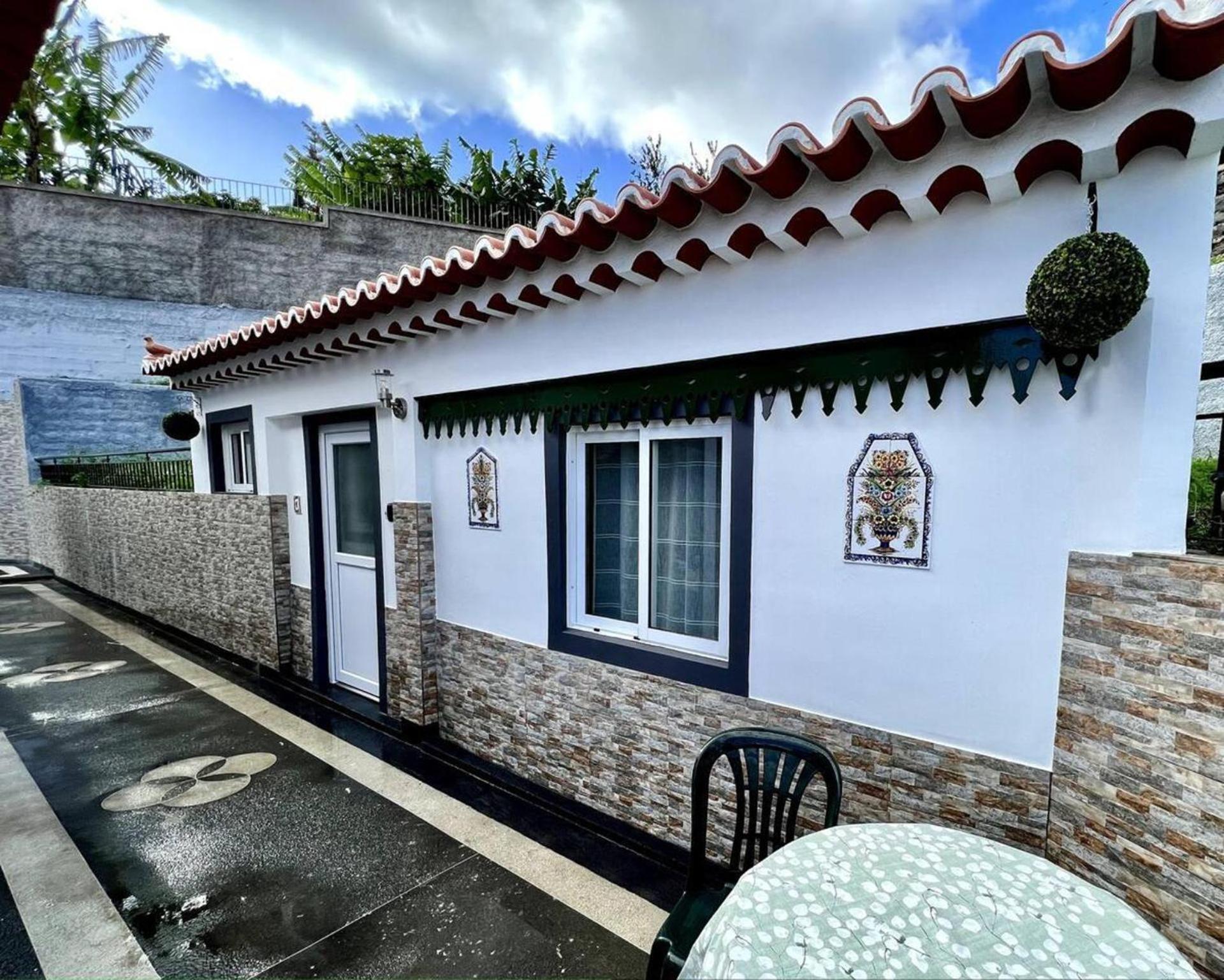 Modern Minimalist Studio With Essential Comfort Funchal (Madeira) Exterior foto